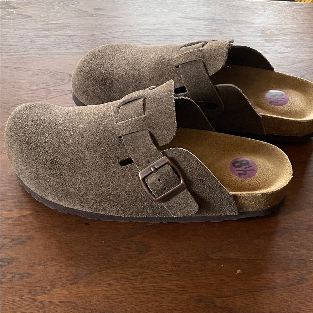 Like New! Cushionare Brown Suede Mules